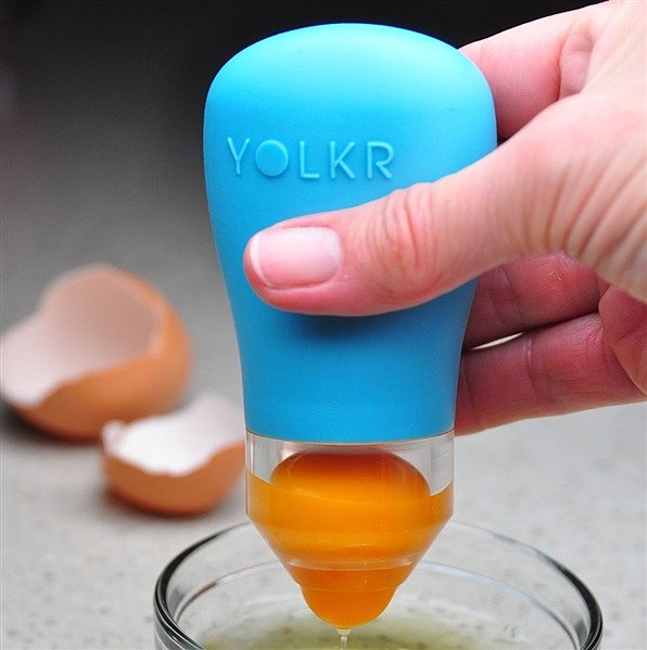 Прибор для отделения желтка от белка