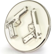 Тарелка с пистолетами, 33 см. PISTOLETTO керамика, белый, swarovski