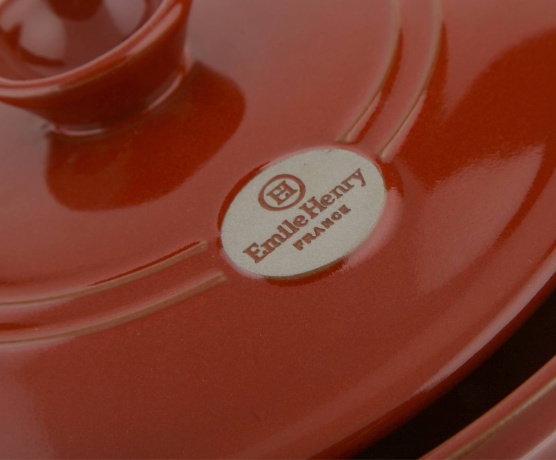 Кастрюля керамическая жаропрочная для тушения Emile Henry, гранат 29,5 см. 3,2 л.