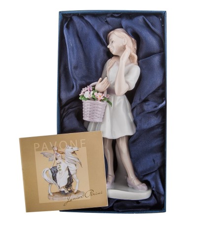 JP-42/23 Фигурка "Девочка-кокетка" (Pavone)