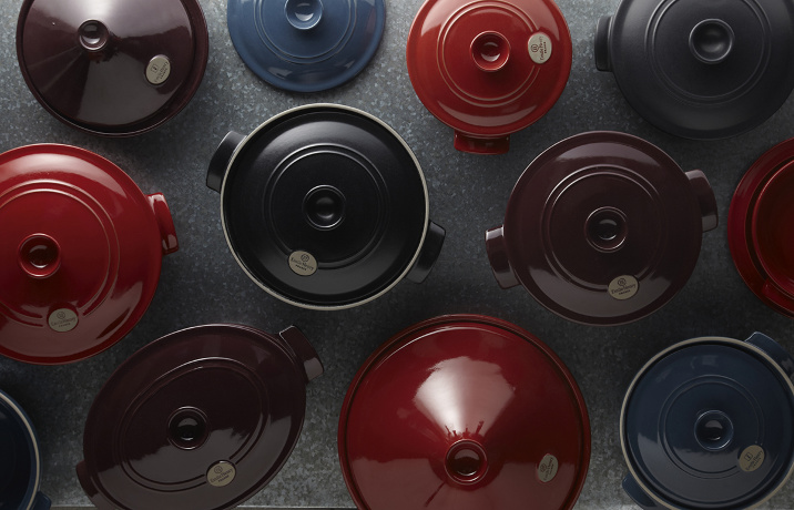 Мульти-кастрюля керамическая Emile Henry гранат, 25 см. 2л.