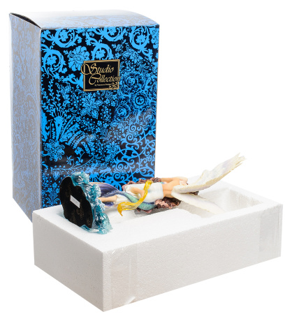 WS-247 Статуэтка "Нереальная любовь" (Селина Фенек)