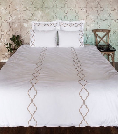 Наволочка с запахом "ROMA", перкаль, 70х70 см. белый/золотой, BOVI