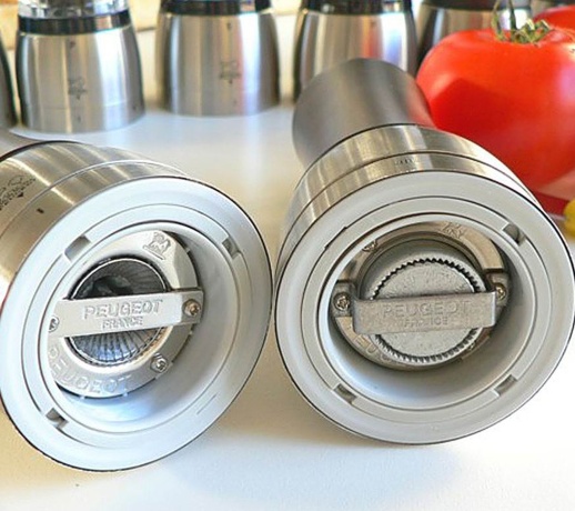 Мельница для перца Madras Peugeot, 16 см. шоколад матовый