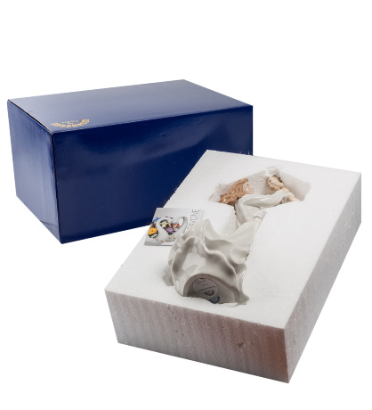 CMS-15/ 6 Фигурка "Девушка с ребенком" (Pavone)