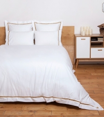 Наволочка с запахом "SAN MARCO", перкаль, 70х70 см. белый/золотой, BOVI