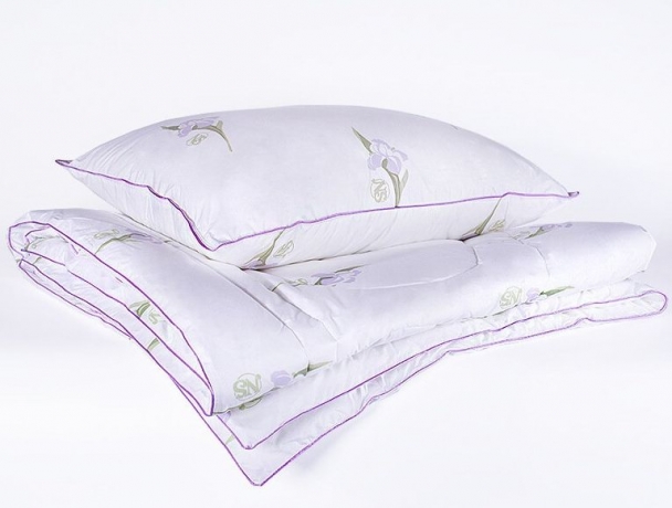 Подушка средняя с бамбуковым волокном "Радужный ирис", 50х68, из хлопка с фирменным дизайном, Natures