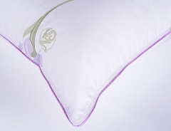 Подушка средняя с бамбуковым волокном "Радужный ирис", 68х68, из хлопка с фирменным дизайном, Natures