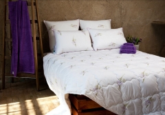 Подушка средняя с бамбуковым волокном "Радужный ирис", 68х68, из хлопка с фирменным дизайном, Natures