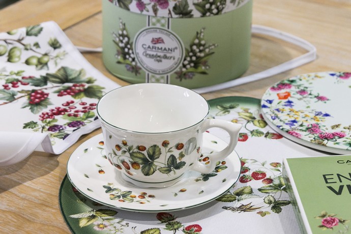 Чашка с блюдцем Земляника, 0,34 л. Carmani