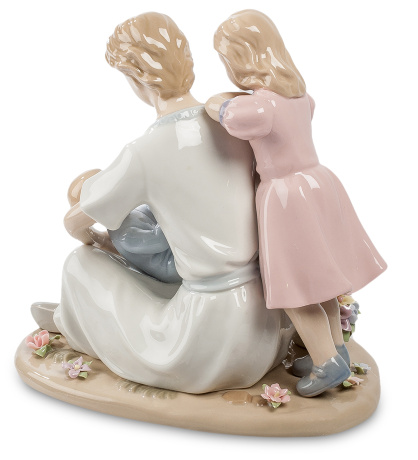 CMS-27/24 Статуэтка "Мама и дети" (Pavone)