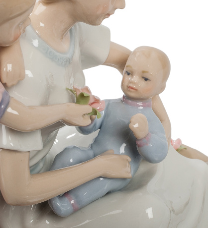 CMS-27/24 Статуэтка "Мама и дети" (Pavone)
