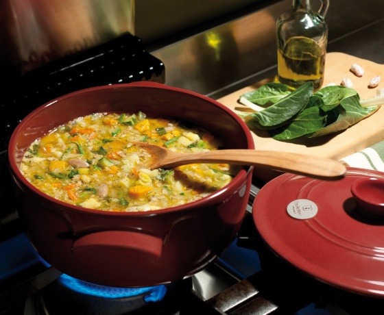 Кастрюля керамическая жаропрочная Emile Henry, гранат, 22 см. 2,5 л.