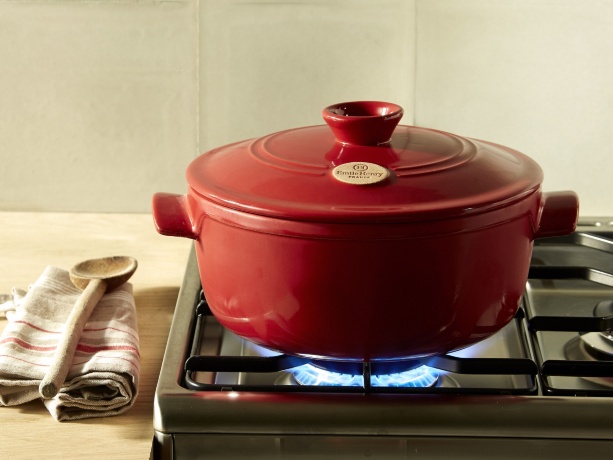 Кастрюля керамическая жаропрочная Emile Henry, гранат, 22 см. 2,5 л.