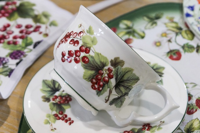 Чашка с блюдцем Красная смородина, 0,34 л. Carmani