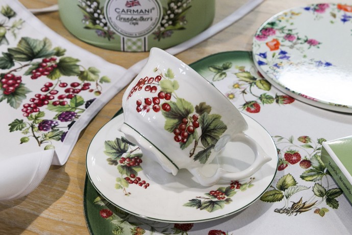 Чашка с блюдцем Красная смородина, 0,34 л. Carmani