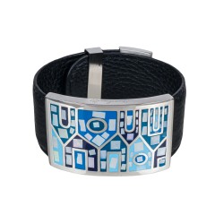 Браслет на кожаном черном ремешке