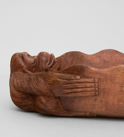 15-061 Блюдо "Обезьяны" 40 см суар