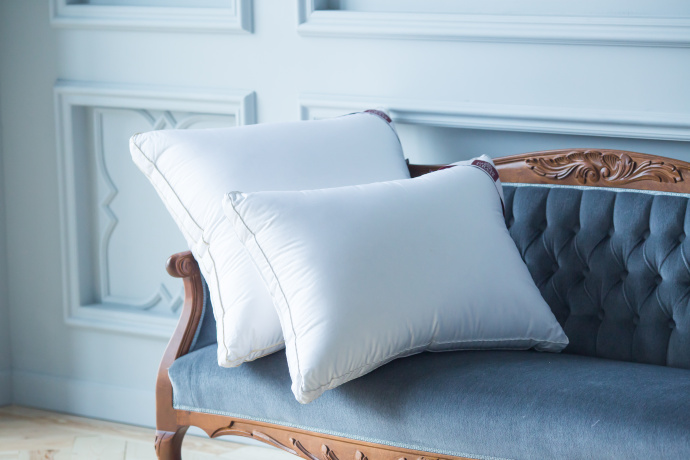 Подушка QUEEN DOWN GRASS средняя 68х68