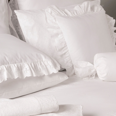 Наволочка декоративная "CLASSIC" BOVI 42х42 см. перкаль, белый