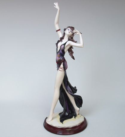 GA-03 Статуэтка "Танцующая Леди"