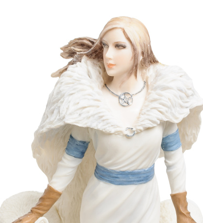 WS-264 Статуэтка Девушка и волки "Зимние стражи"