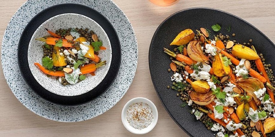 Тарелка овальная малая Икра, 25х16 см. пепельная, Maxwell & Williams