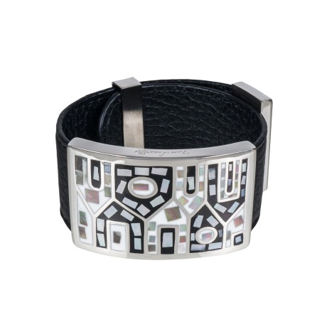 Браслет на кожаном черном ремешке