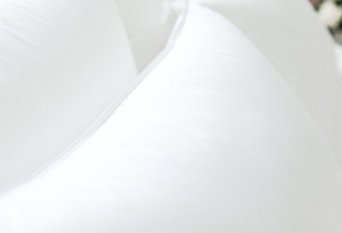 Подушка средняя, из элитного гусиного пуха "Воздушный вальс", 68х68 см. Natures