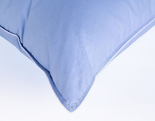 Подушка средняя из гусиного пуха "Витаминный коктейль", 68х68 см. Natures