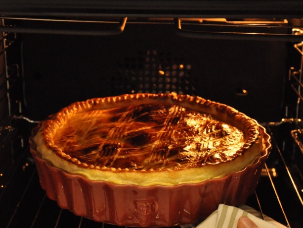 Форма Киш II Emile Henry 28 см. крем