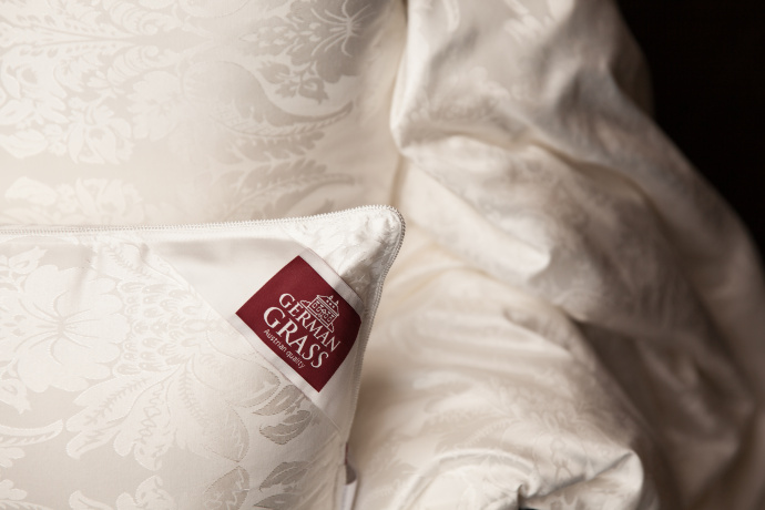 Подушка FLY SILK GRASS средняя 50х68