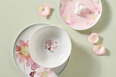 Тарелка обеденная Primula, розовая, 27 см. Maxwell &amp; Williams