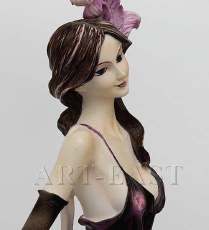 GA-19 Статуэтка "Дама с собакой"