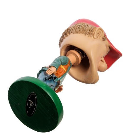 RV-696 Фигурка-болванчик "Охотник" (W.Stratford)