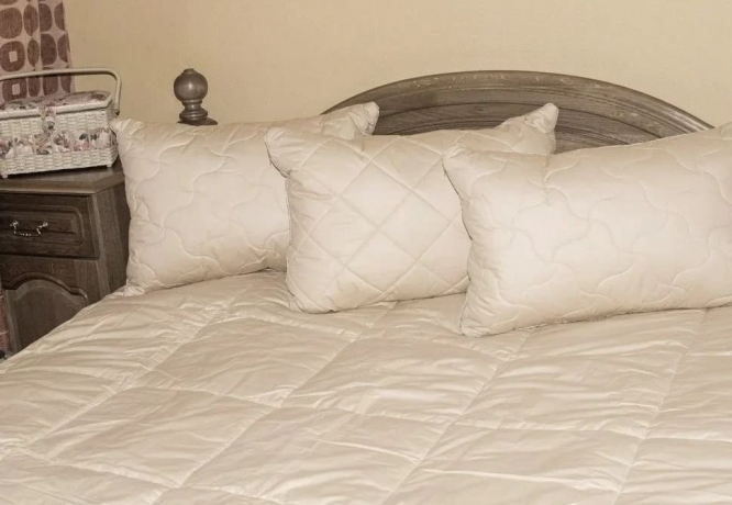 Подушка регулируемая с шерстью верблюда "Дар востока", 68х68 см. упругая, Natures