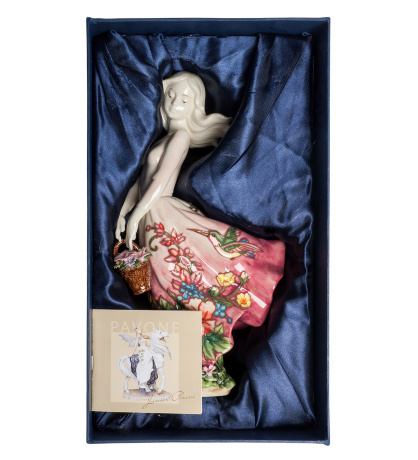 JP-12/22 Фигурка девушка "Поцелуй ветра" (Pavone)