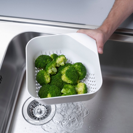 Дуршлаг квадратный средний черный