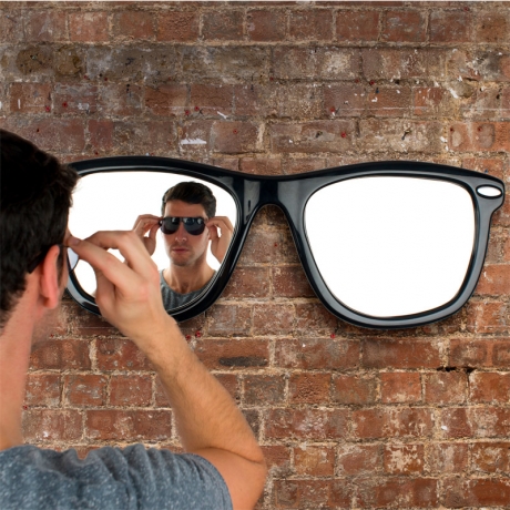 Стильное настенное зеркало Looking good