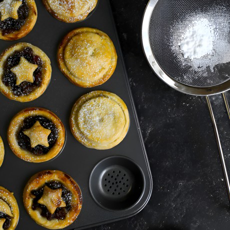 Форма для выпечки с антипригарным покрытием на 12 отверстий MasterClass, 32х24 см. Kitchen Craft