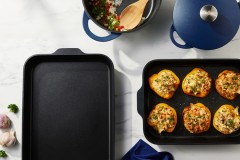 Форма для запекания Agile, синяя, 38x28,5x5,5 см. Maxwell &amp; Williams