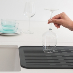 Силиконовый коврик для сушки посуды, Темно-серый Brabantia