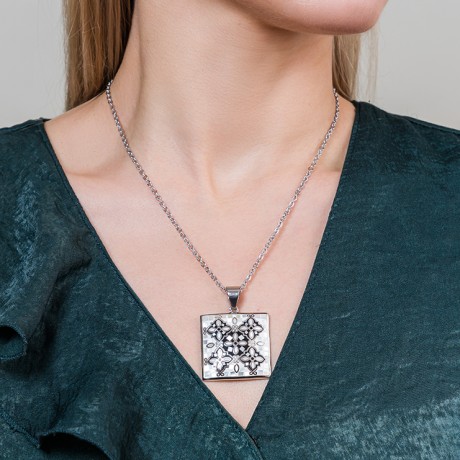 Колье ENAMEL BLACK Fiore Luna