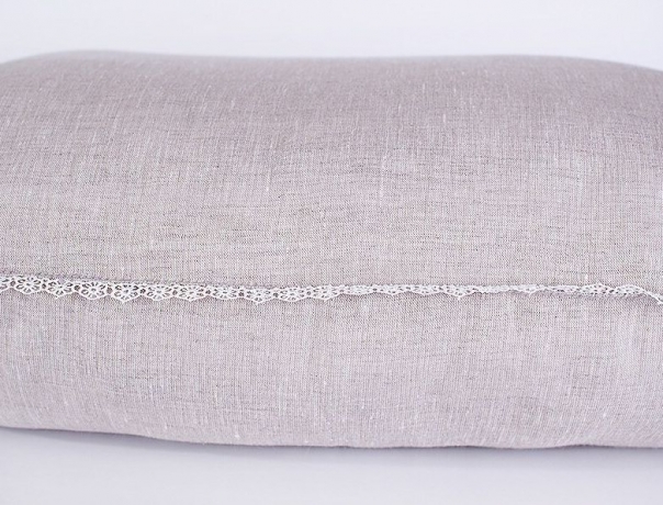 Подушка средняя, с бамбуком и чехлом из натурального льна "Дивный лен", 68х68 см. Natures