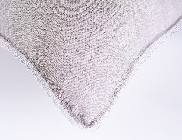 Подушка средняя, с бамбуком и чехлом из натурального льна "Дивный лен", 68х68 см. Natures