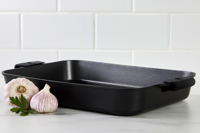 Форма для запекания Agile, чёрная, 38x28,5x5,5 см. Maxwell & Williams