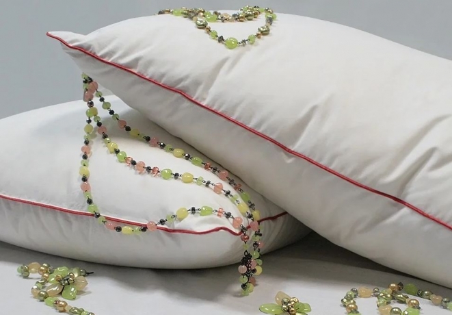 Подушка средняя "Женское начало"(специально для женщин) 50х68 см. из гусиного пуха, с внутренней камерой, Natures