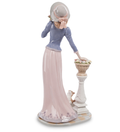CMS-20/24 Статуэтка "Леди" (Pavone)