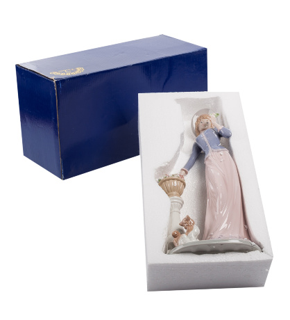 CMS-20/24 Статуэтка "Леди" (Pavone)
