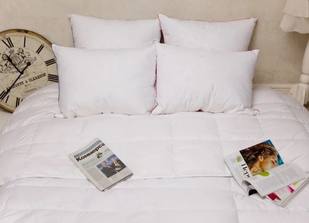 Подушка средняя "Женское начало"(специально для женщин) 68х68 см. из гусиного пуха, с внутренней камерой, Natures